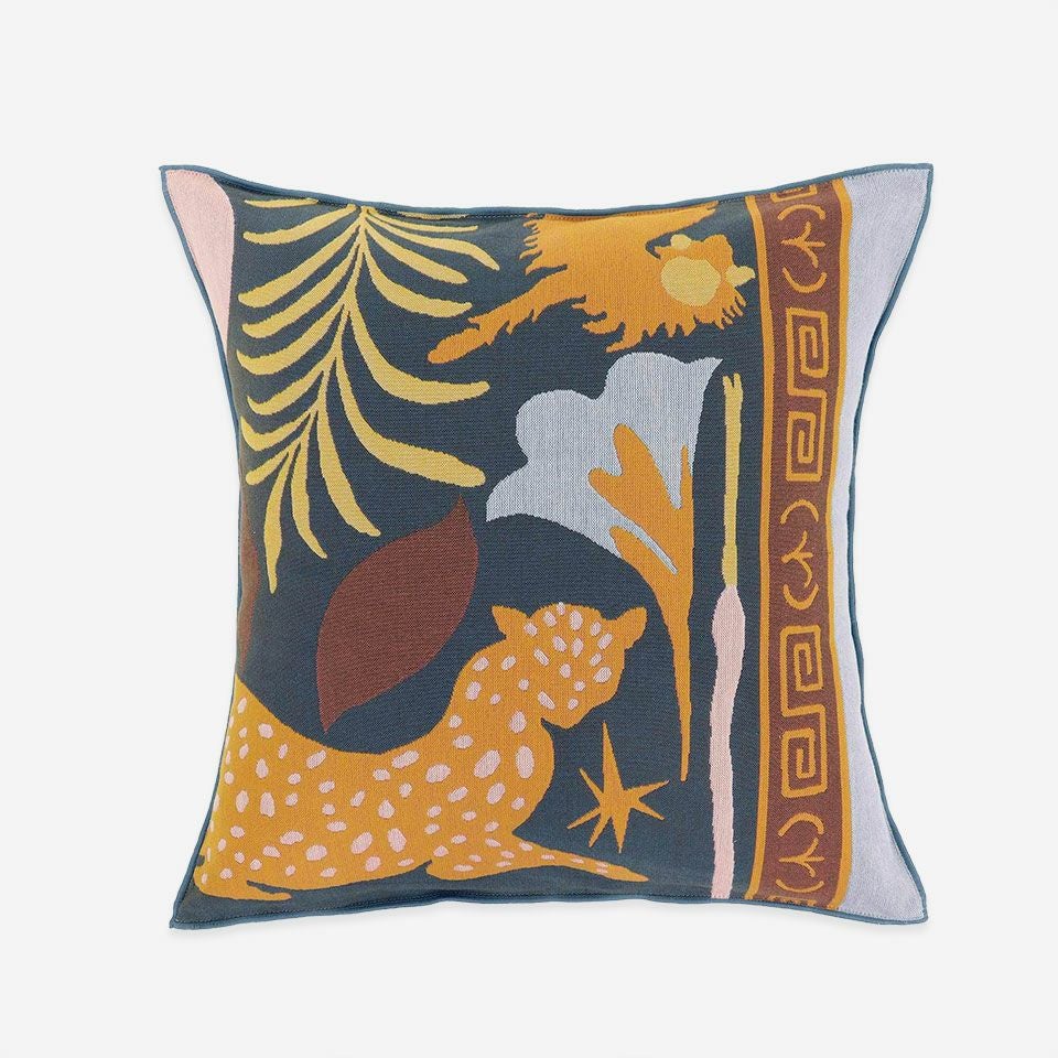 裏返したときの表面／表と裏で印象の変わるバイカラーのデザインです