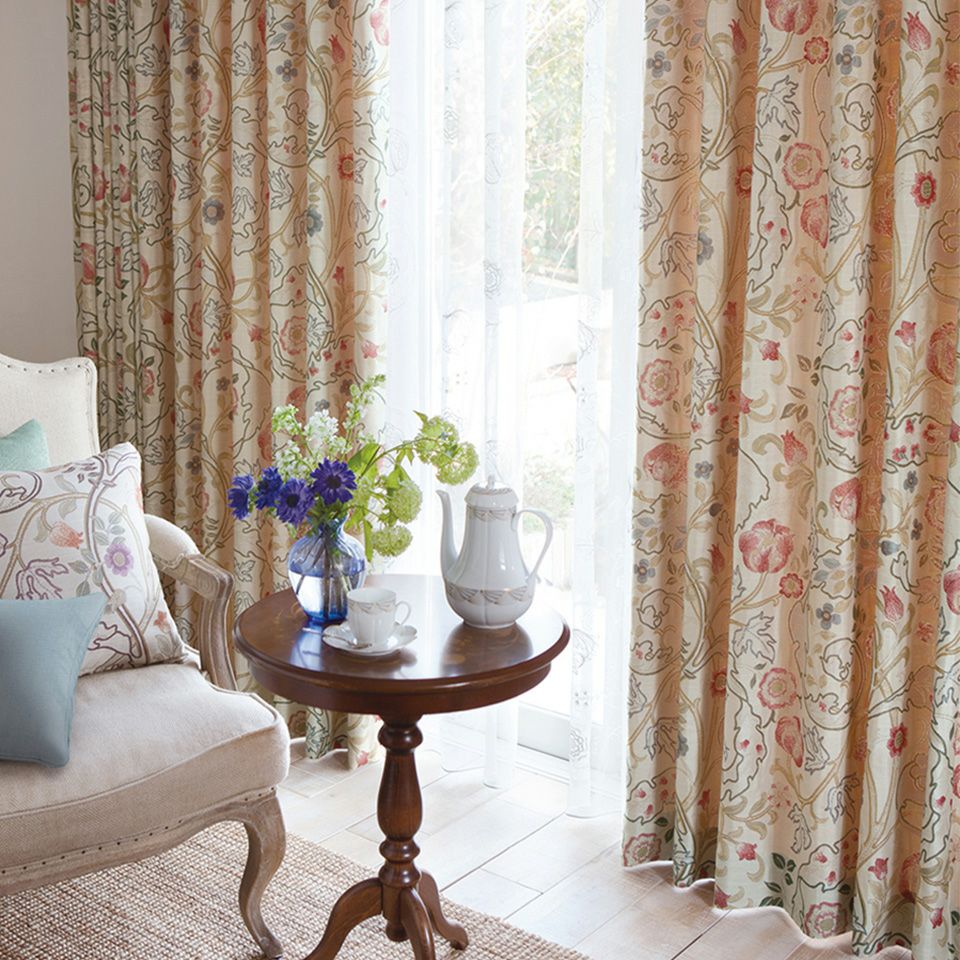 イメージ画像／1890年にウィリアム・モリスの一番弟子であるジョン・ヘンリー・ダールによって、刺繍のデザインとして製作されました