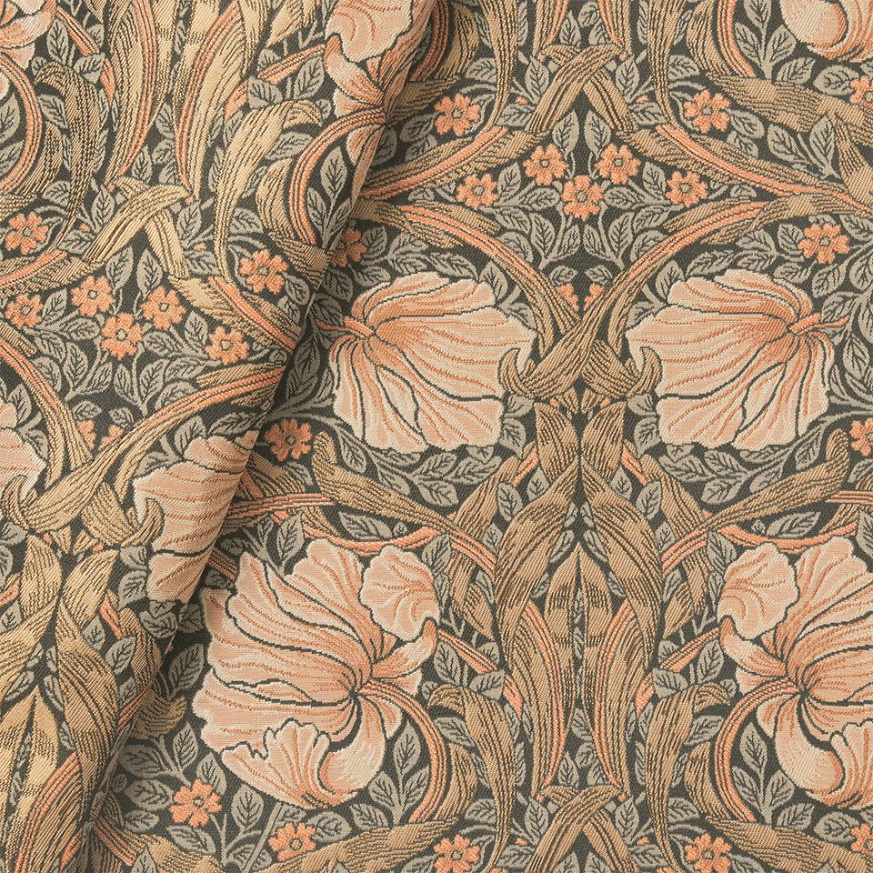 生地拡大画像／デザインから感じる柔らかさとレリーフのようなイメージを、織組織で表現した凹凸のグラデーションでこだわって表現しています