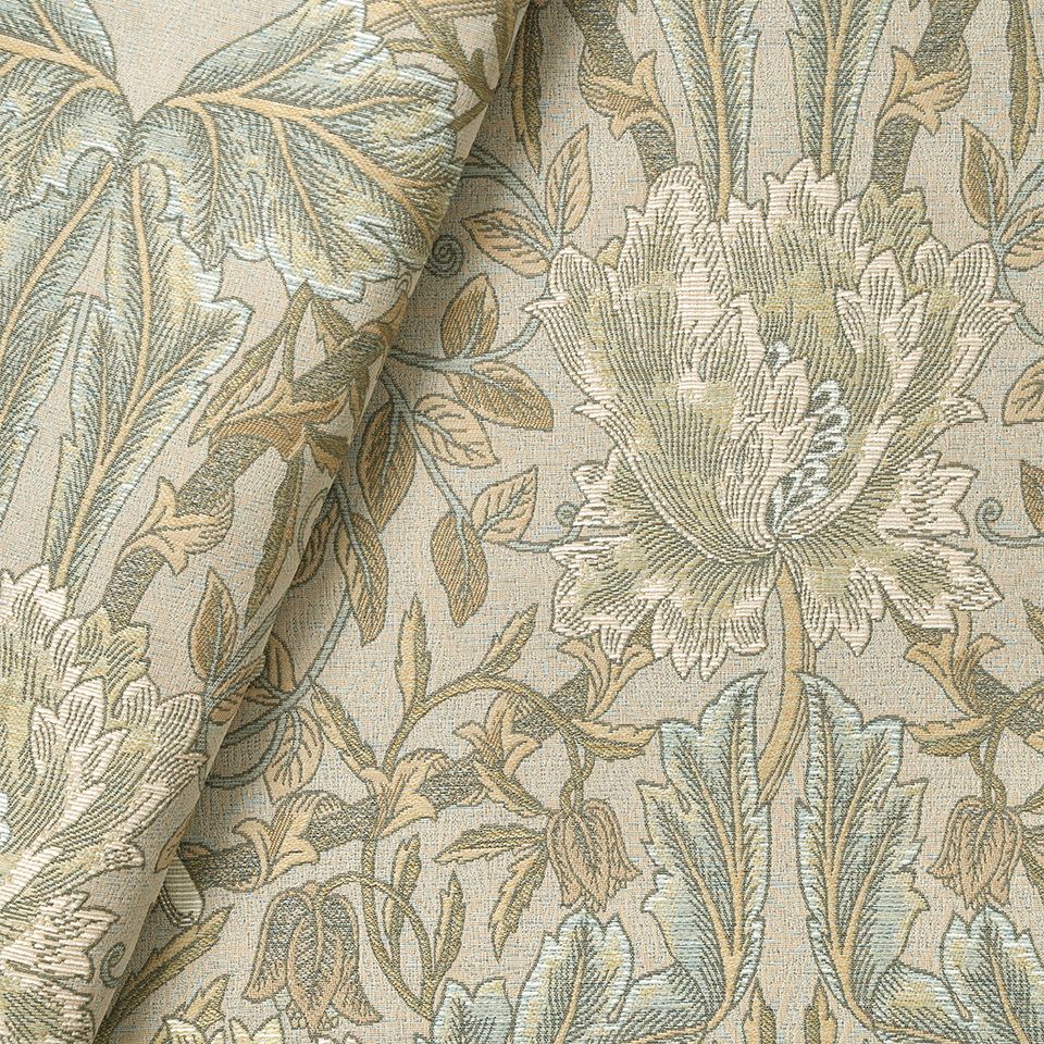 生地拡大画像／ボリュームのある太番手やカラーミックス糸など、糸の持つ素材感を生かして丁寧に表現しています