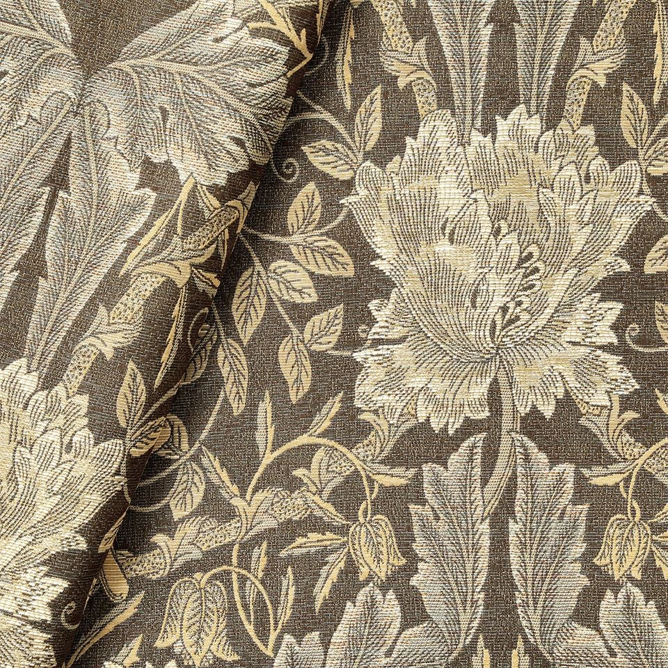 生地拡大画像／ボリュームのある太番手やカラーミックス糸など、糸の持つ素材感を生かして丁寧に表現しています