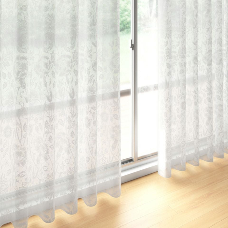 イメージ画像／ヨコ使いの編みレースなので、裾はウエイトテープ仕様が標準です