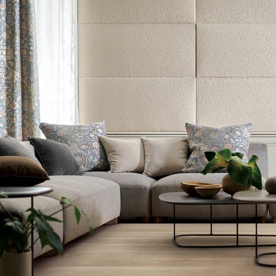 ソファなどの大型家具にも合わせやすいボリューム感で、インテリアのアクセントになる特別な仕様です