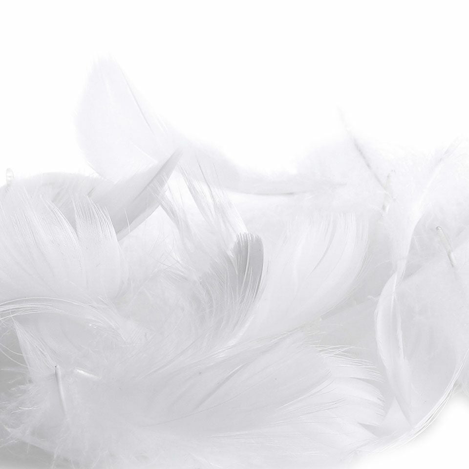 中材はフェザー100％を使用し、柔らかな触り心地と高級感のある仕様です ※こちらはイメージ画像です