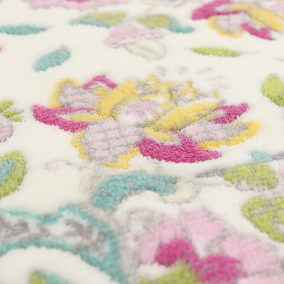 多色プリントでミントンらしい清潔感のある上品で華やかな彩色を表現したバスマットです