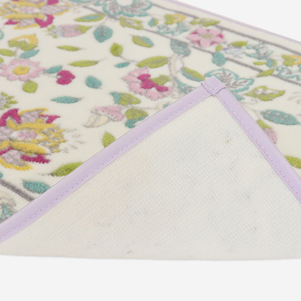 裏面は滑り止め加工が施されています