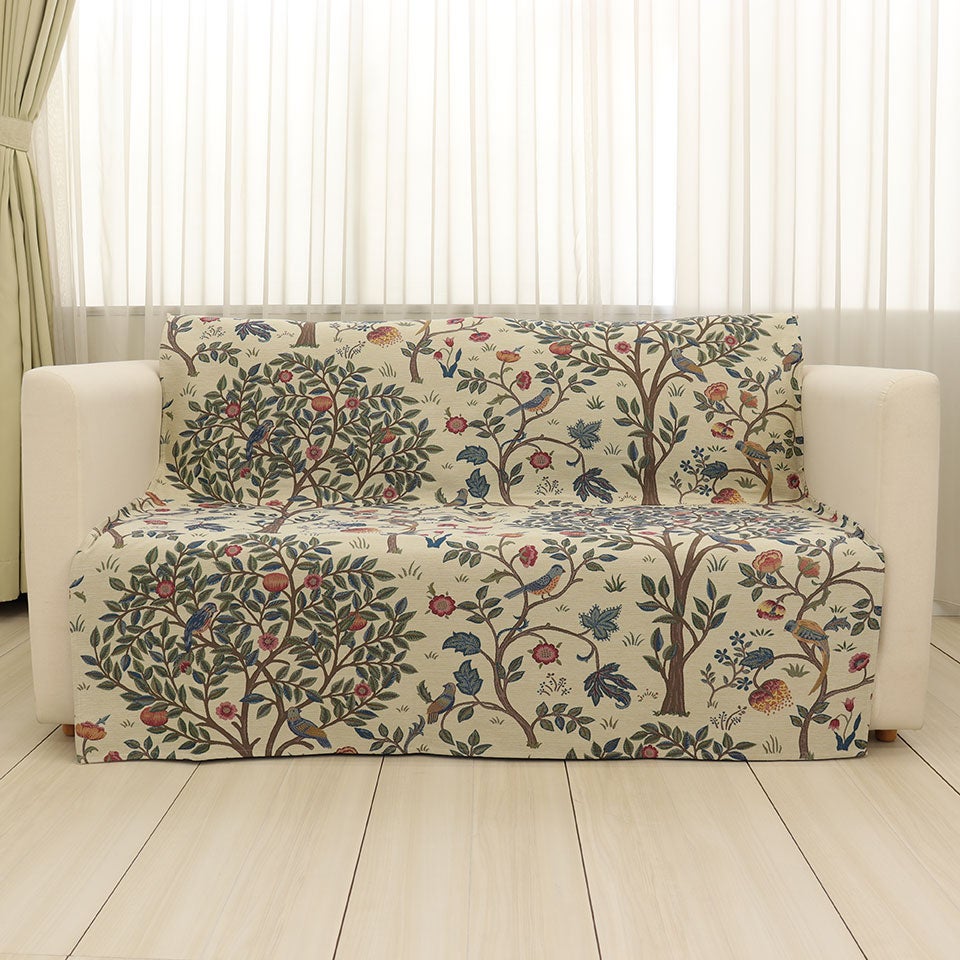 使用画像／カラー：ベージュ／135cm×175cm／モリスのジャガード生地で2～3人掛けソファーカバーにお使いいただけます