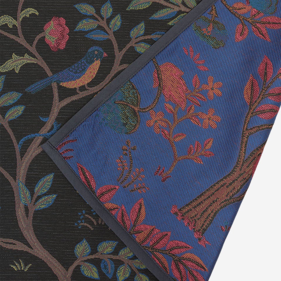 四方は三巻ではなくバイヤステープを使用してごわつきにくい仕様にしております