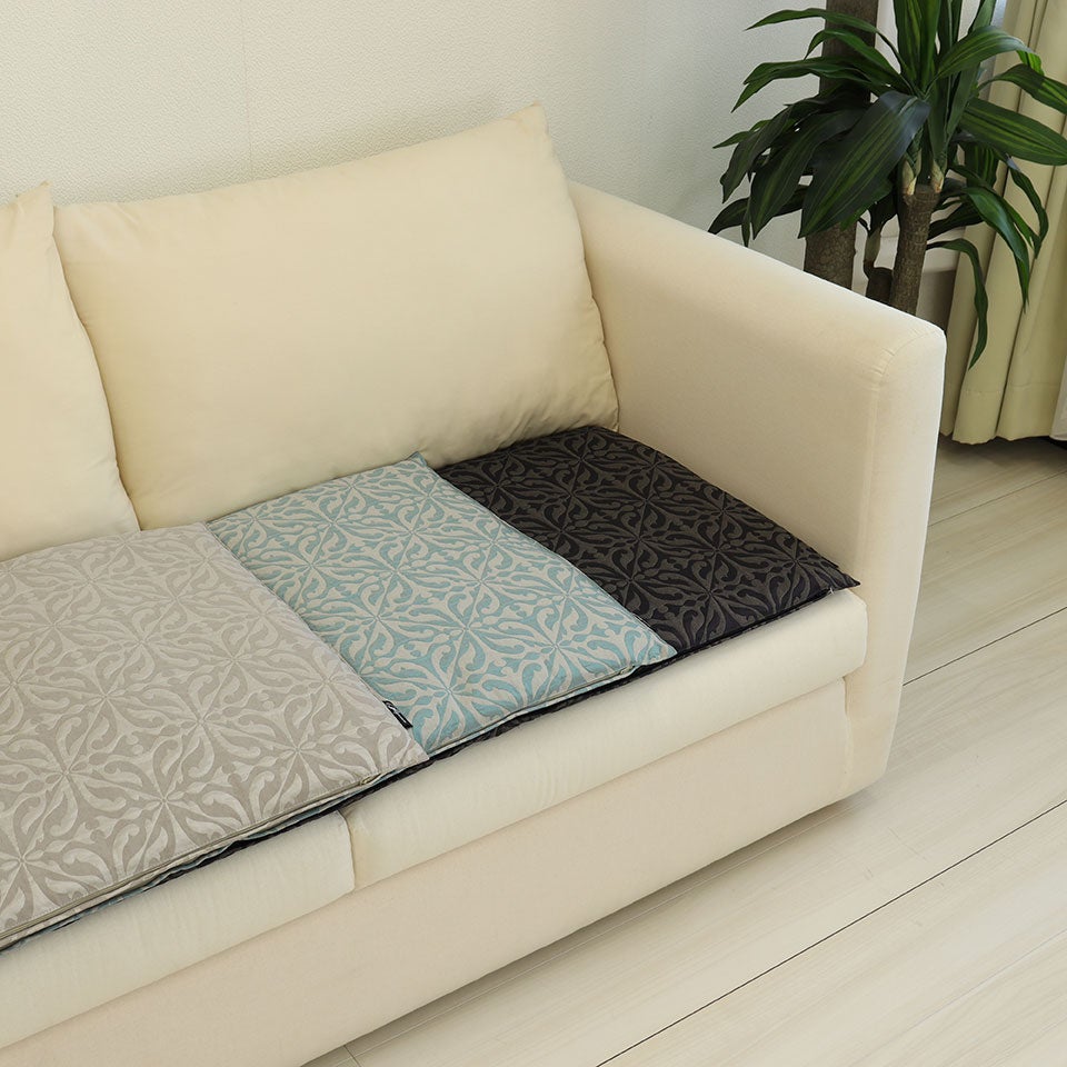 ベージュ・ブルーグリーン・グレーの3色展開です