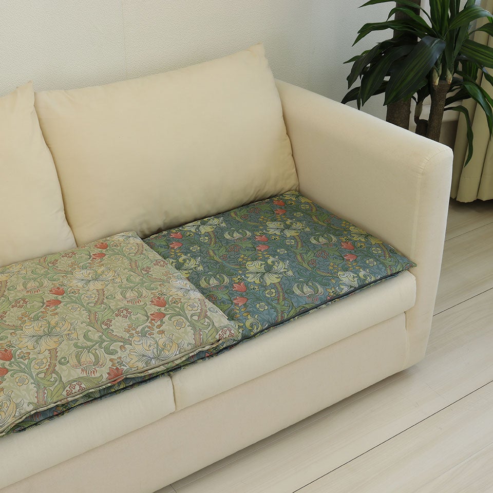 ブルー・アイボリーの2色展開です