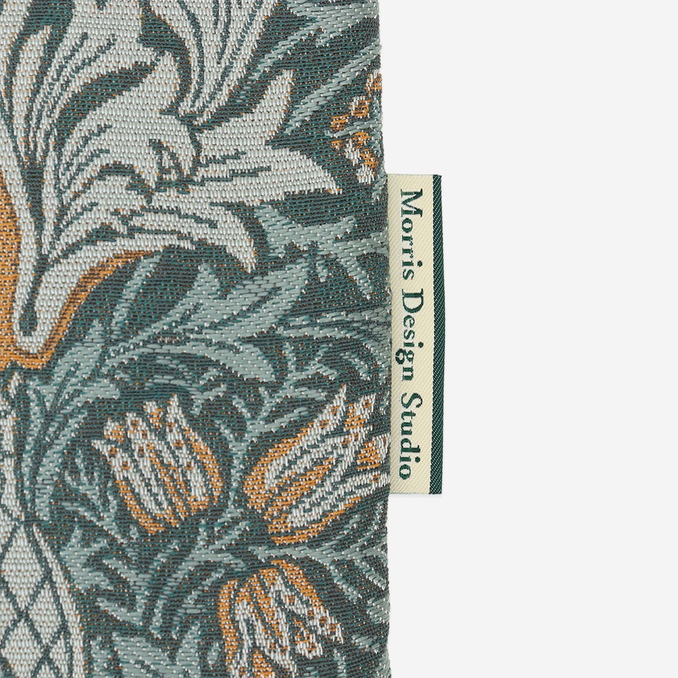 「Morris Design Studio」のブランドタグが付いています