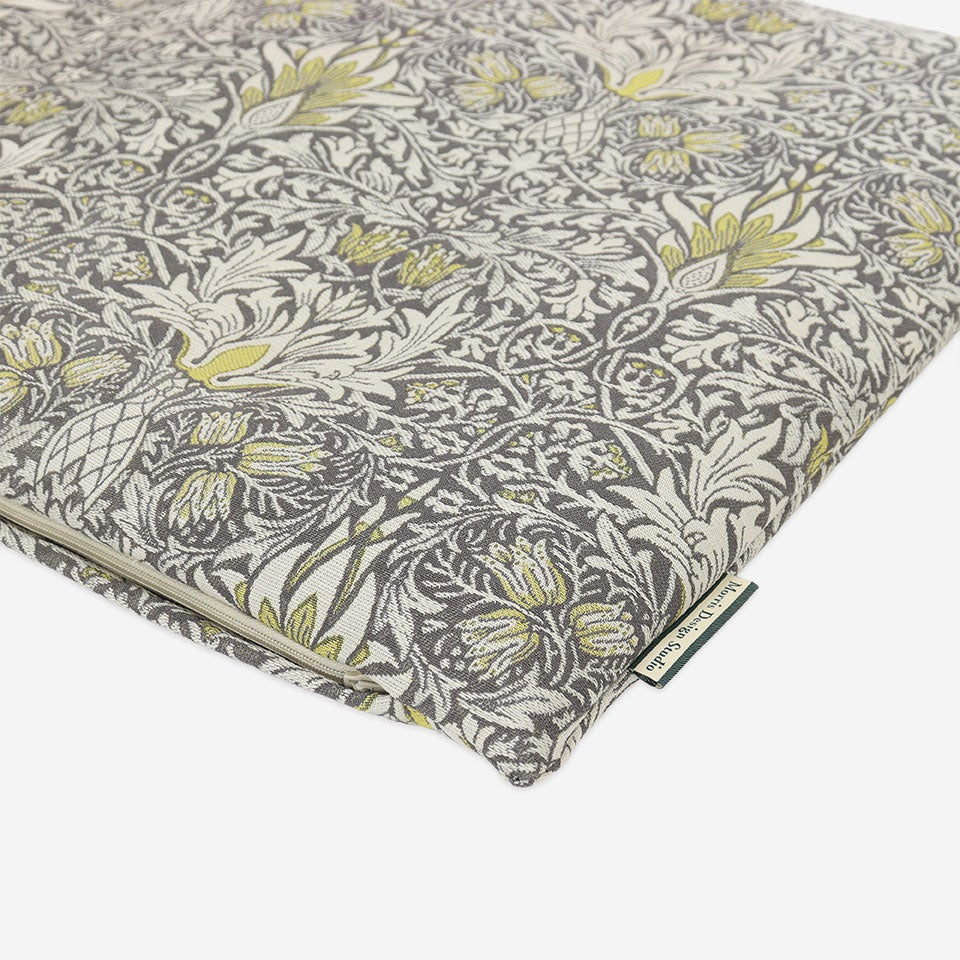 クラシック感とモダンさのある配色です