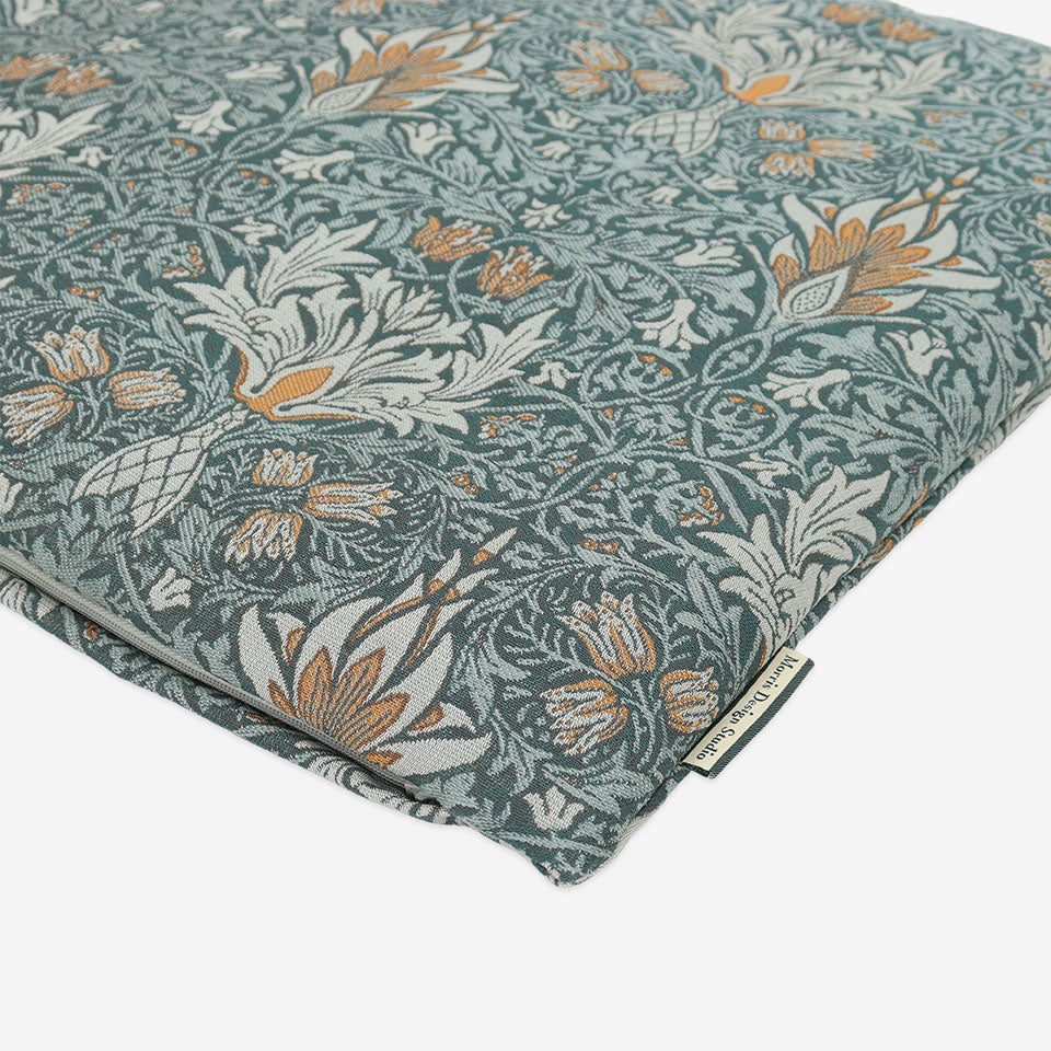 クラシック感とモダンさのある配色です