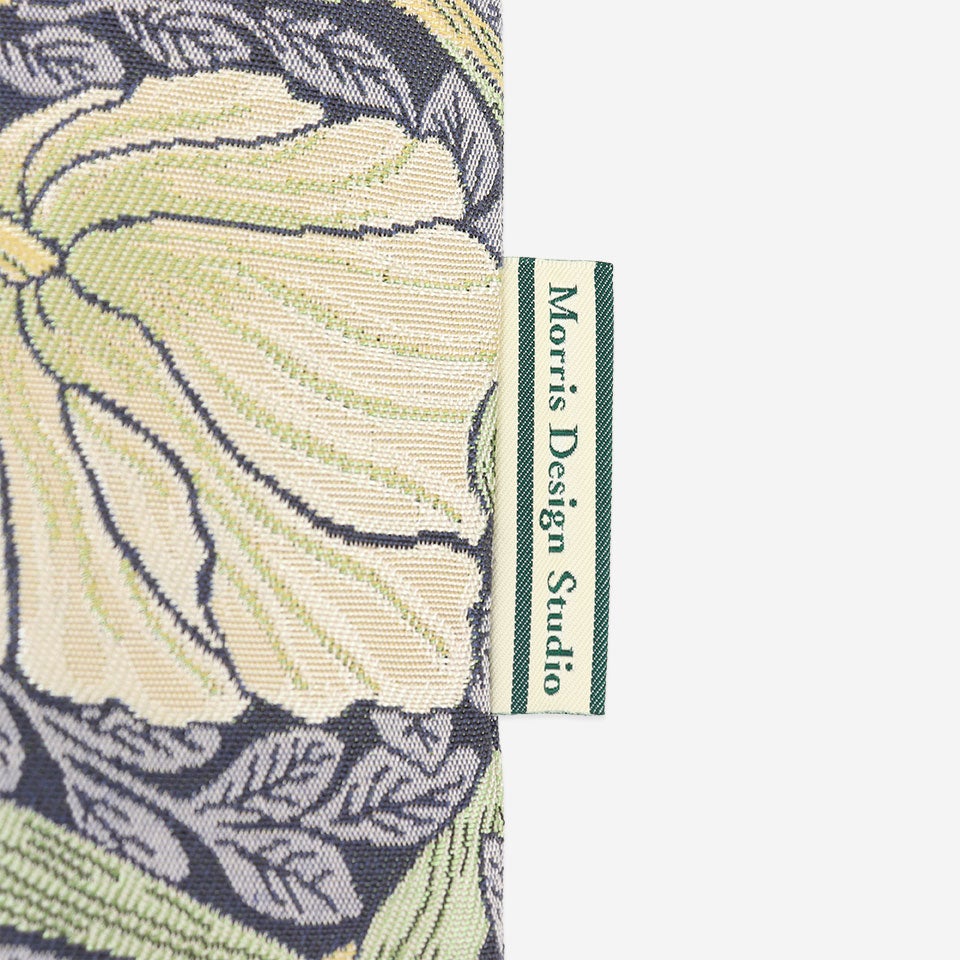 「Morris Design Studio」のブランドタグが付いています