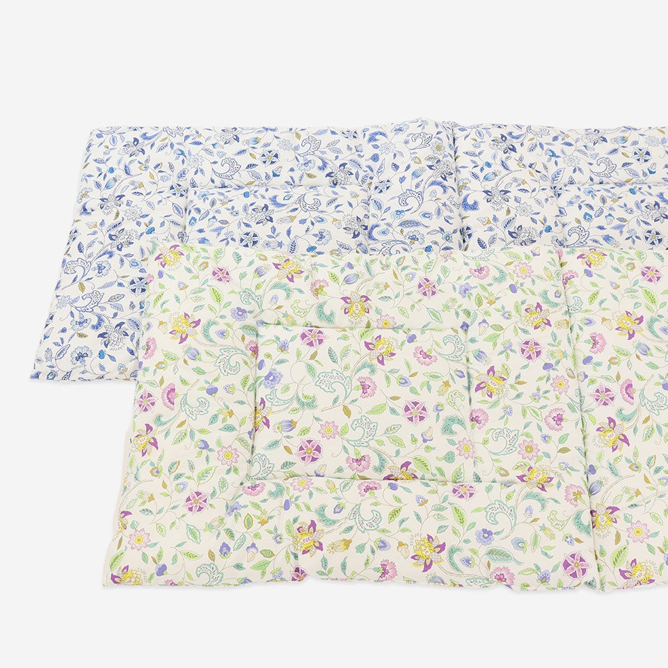 ブルー・ピンクの2色展開です