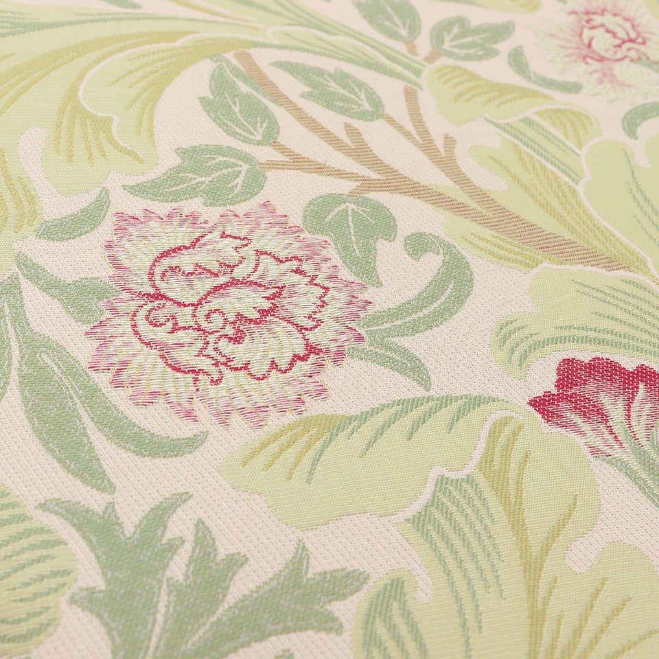 アカンサスの葉を緻密に織り、柔らかなボリューム感を出しています／カラー：ベージュ