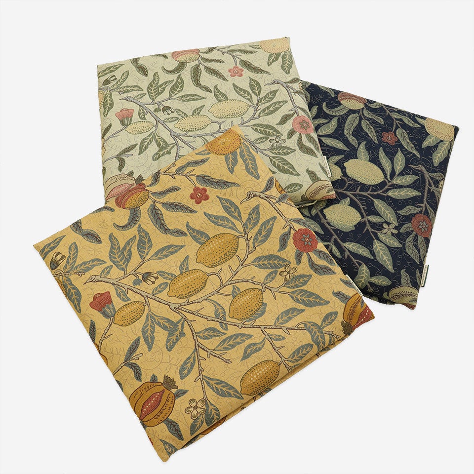 ダークブルー・グリーン・イエローの3色展開です