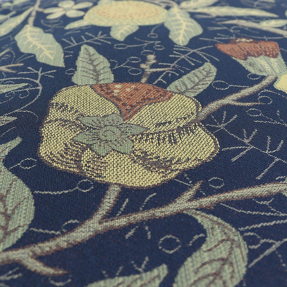 オレンジ、ザクロ、レモンのフルーツが描かれ、目にも楽しい柄です