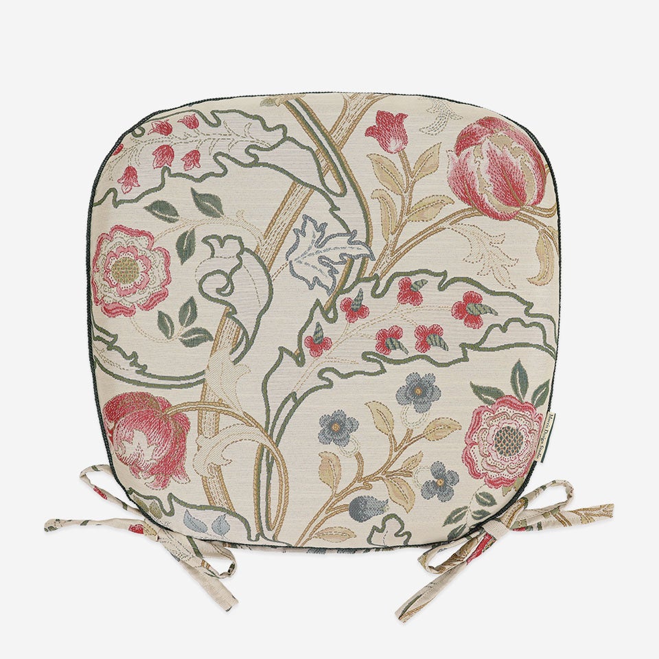 表面／カラー：レッド／46cm×44cm／紐付き／カバー取り外し可