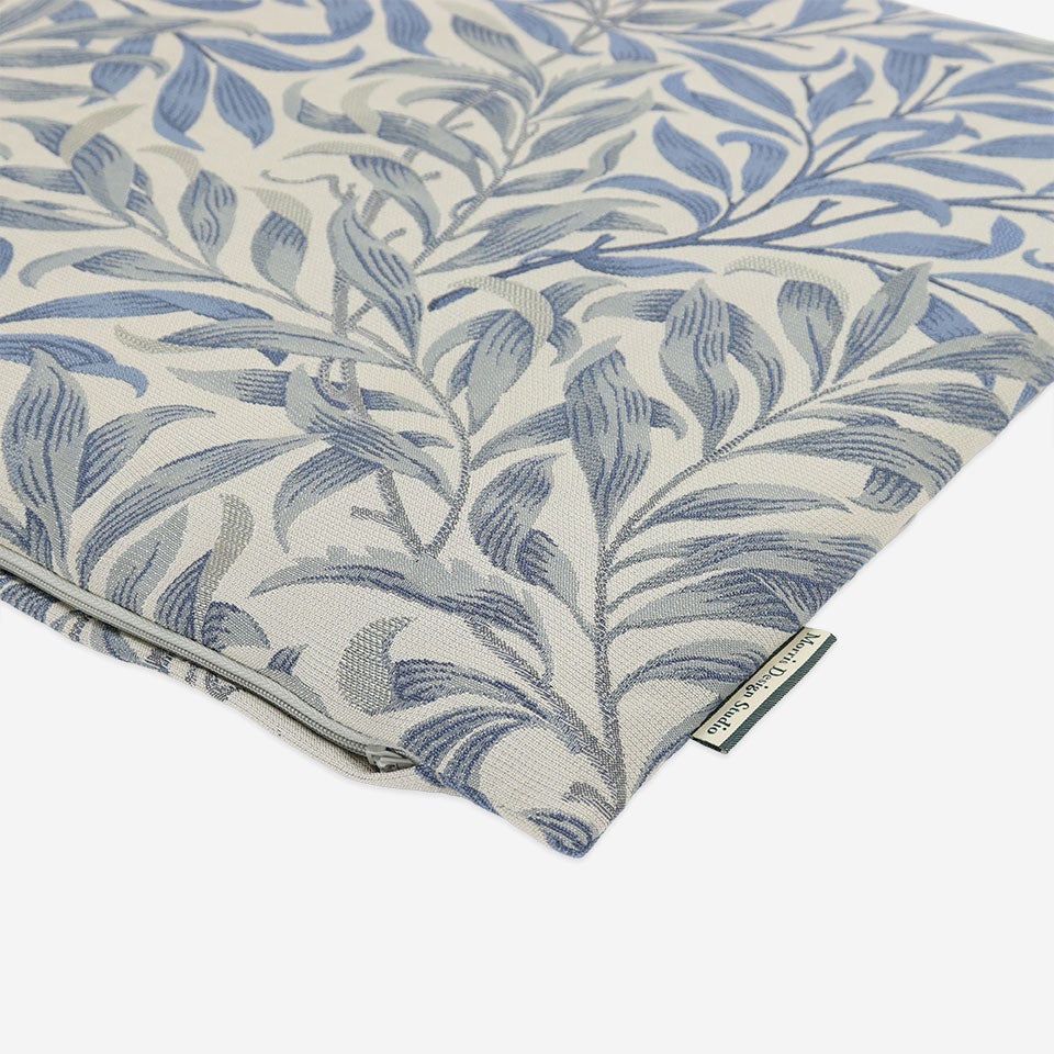 和にも洋にも、またモダンからクラシックまでお使い頂けるデザインです