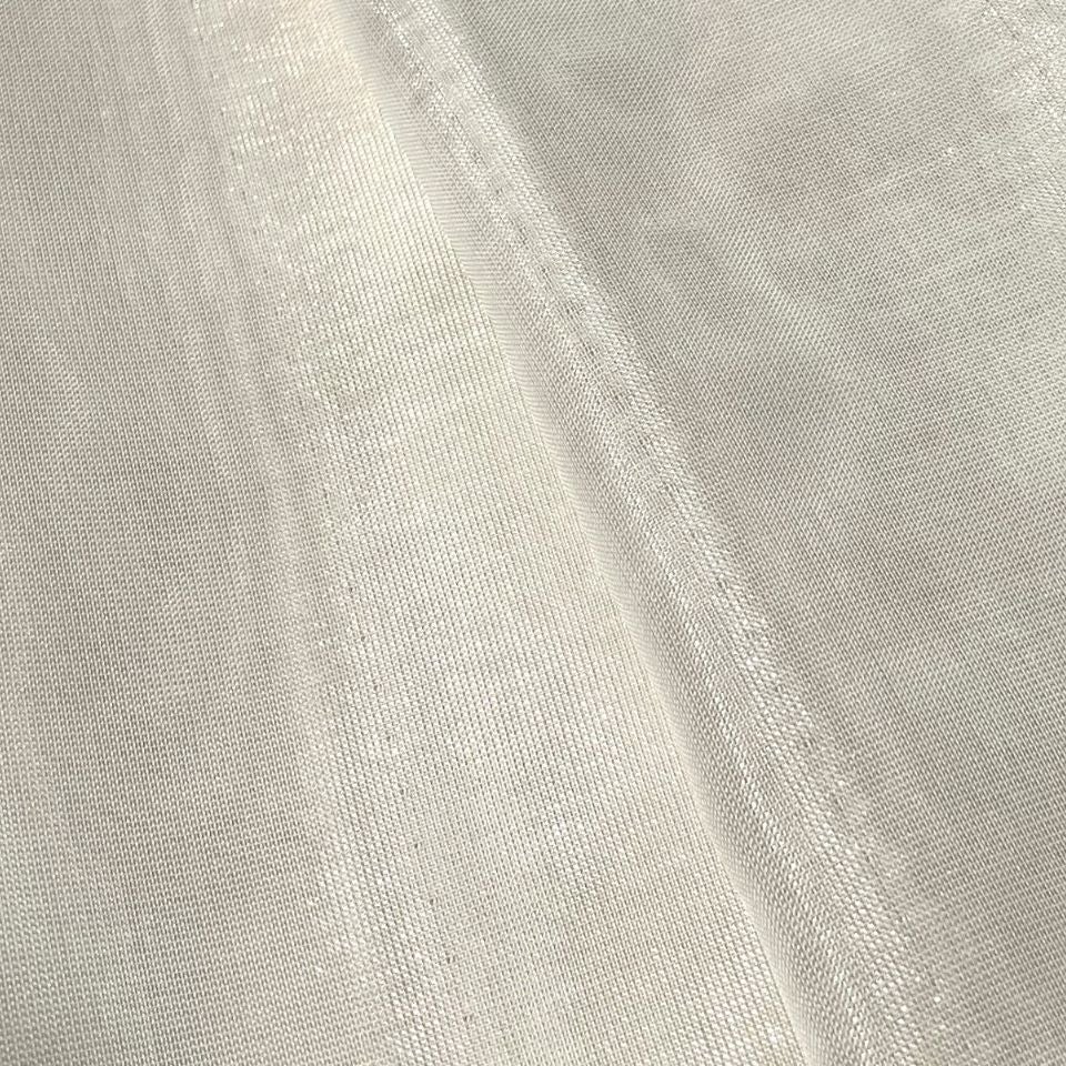 生地拡大画像／光にかざした時にはほのかにモアレが浮かびます