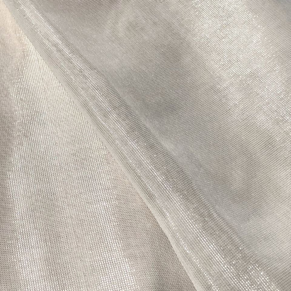 生地拡大画像／光にかざした時にはほのかにモアレが浮かびます