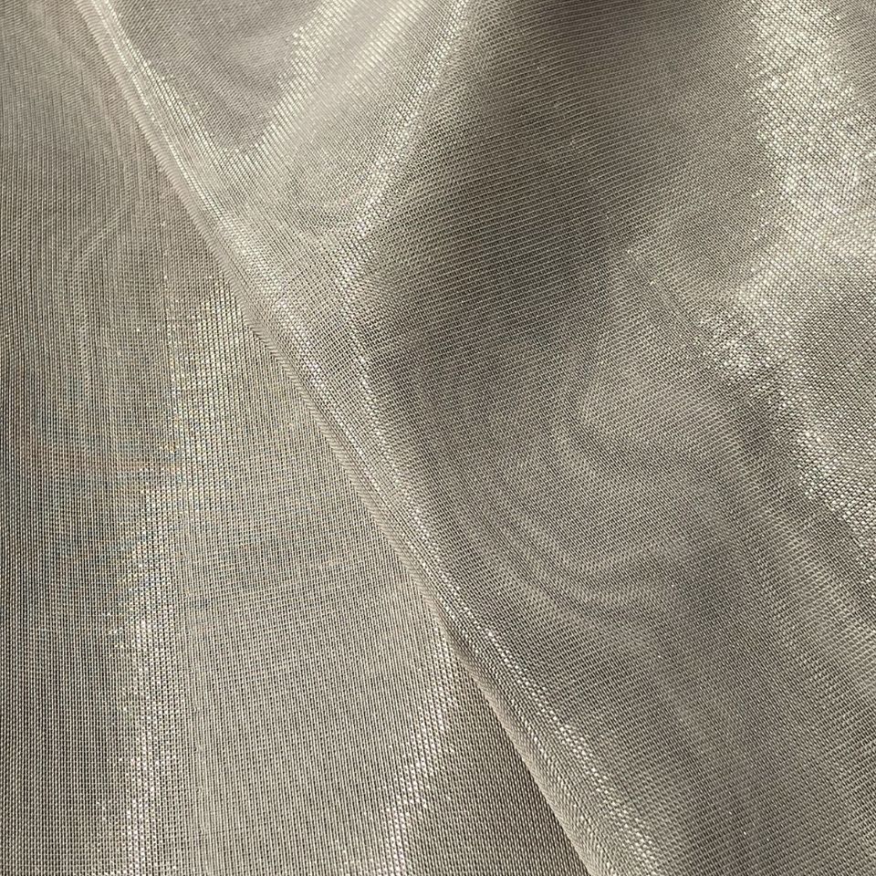 生地拡大画像／光にかざした時にはほのかにモアレが浮かびます