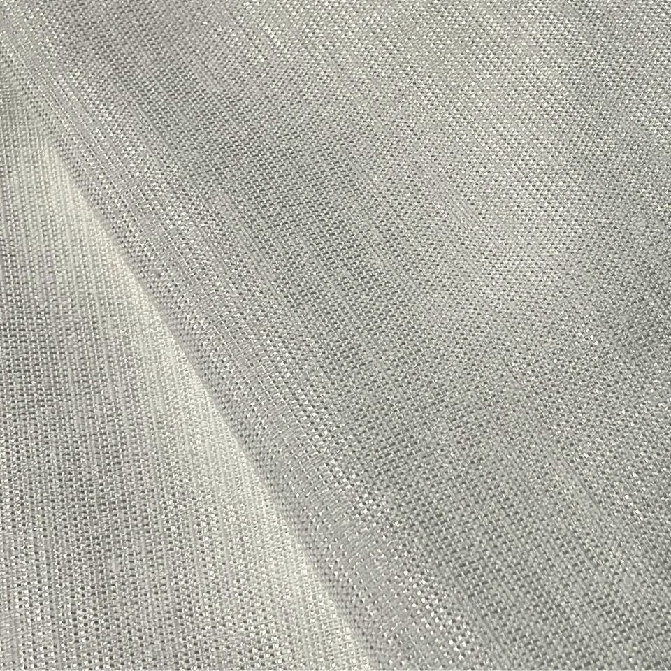 生地拡大画像／スラブの強弱を弱めているので透過性が均等で美しくナチュラル感がありつつシンプルな印象です