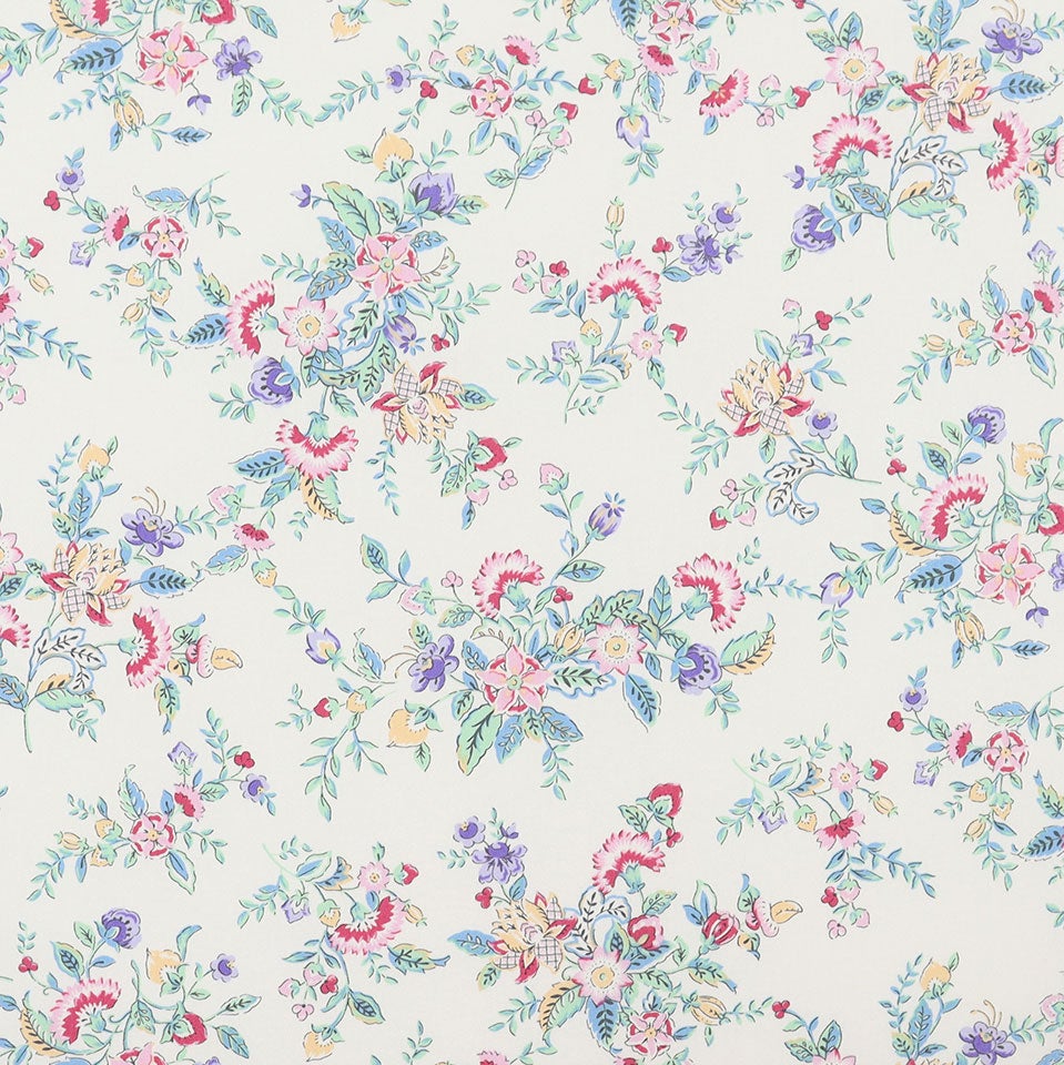 中ぶりのハドンブーケを水彩画風タッチで描いた華やかな花柄です
